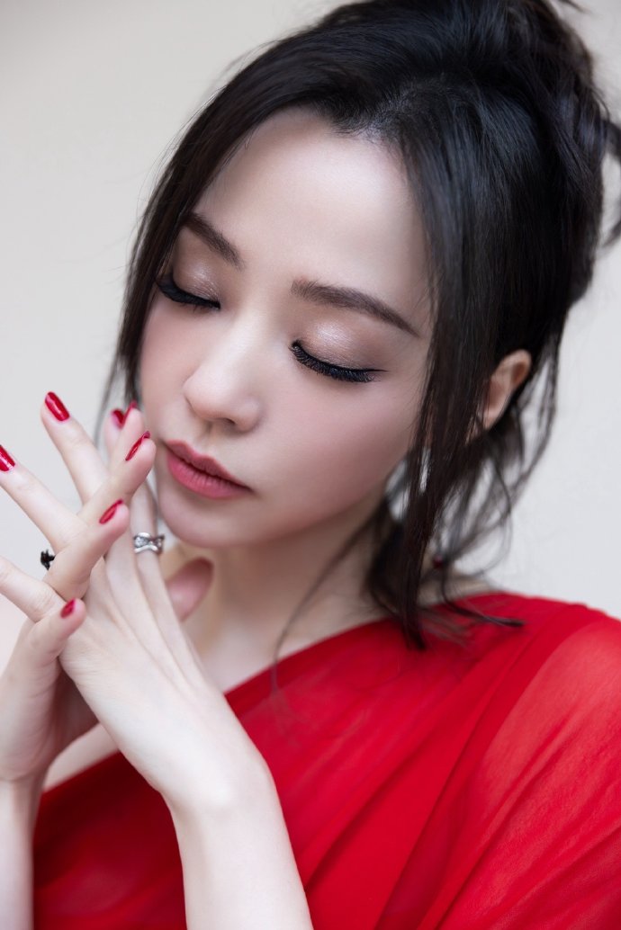 《绿灯侠》电视剧版即将亮相，HBO与DC联手打造超英探案巨制